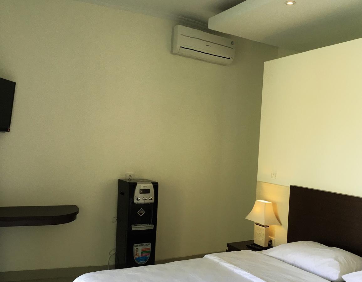 Indah Homestay เซมินยัค ภายนอก รูปภาพ