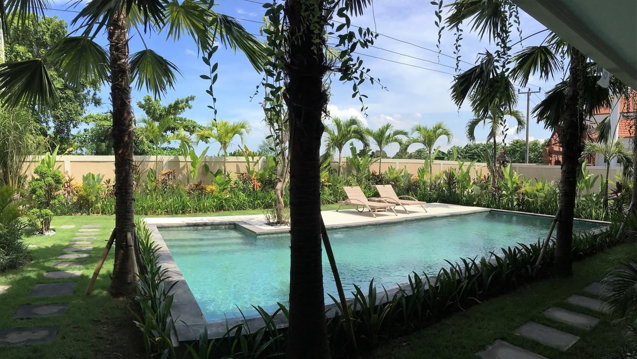 Indah Homestay เซมินยัค ภายนอก รูปภาพ