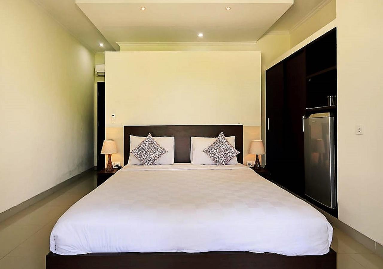 Indah Homestay เซมินยัค ภายนอก รูปภาพ